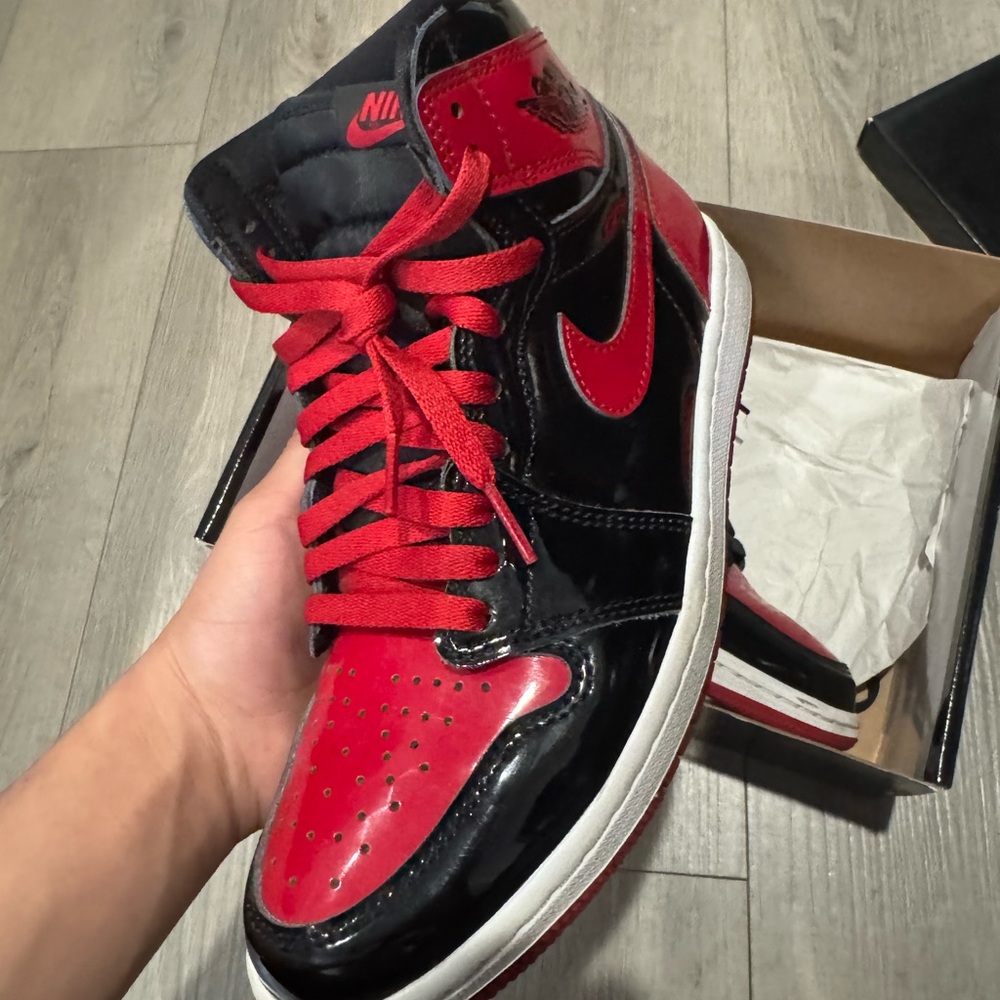 JORDAN 1 RETRO HIGH OG RED AND BLACK